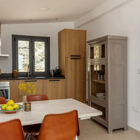 Atalanta Apartment *